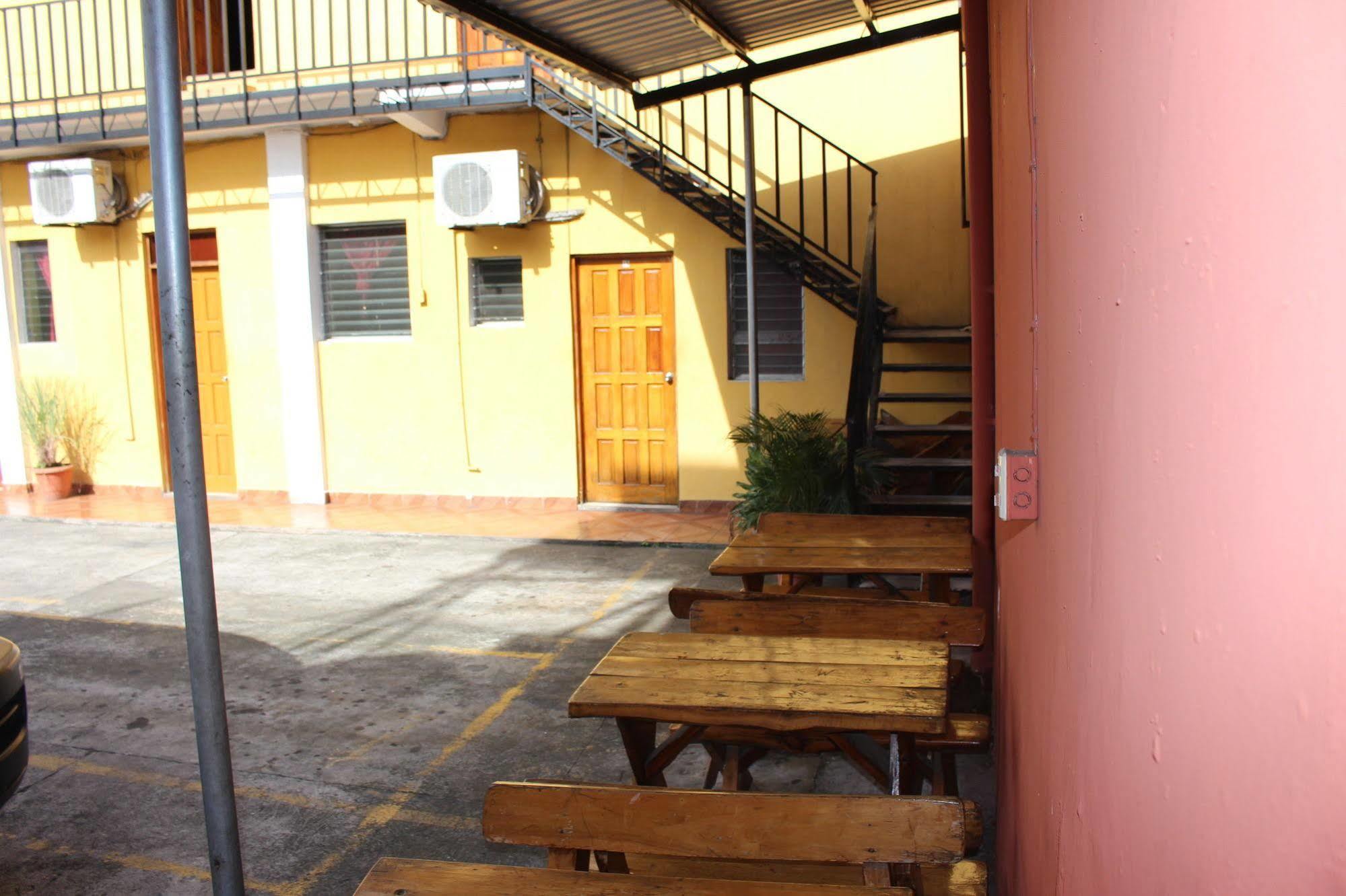 Hotel Pasadena II San Salvador Zewnętrze zdjęcie